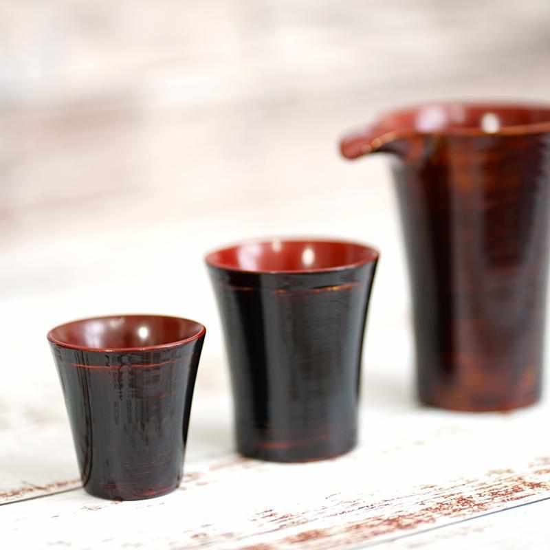 [SAKE BOTTLE & CUP SET] 3 PIECES SENSUJI UCHI-RED| YAKUMO LACQUERWARE[Pre-order: Scheduled to arrive in early October.]