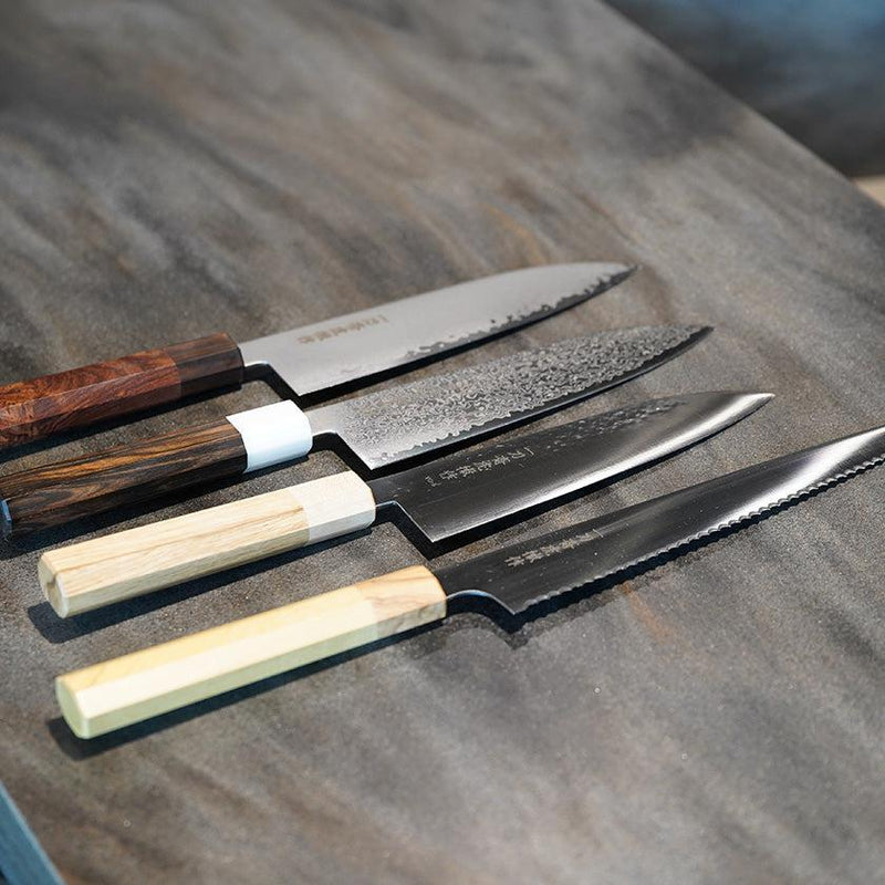[KITCHEN (CHEF) KNIFE]  GOLD WARIKOMI V5 HAMMERED JAPANESE SANTOKU KNIFE OAK OCTAGONAL HANDLE MAPLE BOLSTER 180 | SAKAI FORGED BLADES