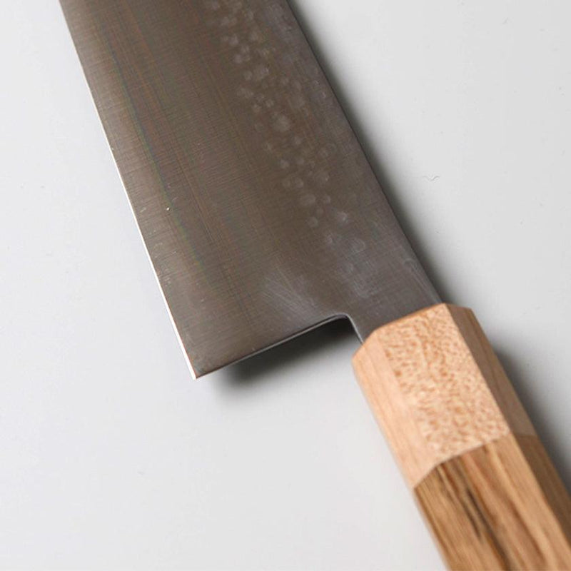 [KITCHEN (CHEF) KNIFE]  GOLD WARIKOMI V5 HAMMERED JAPANESE SANTOKU KNIFE OAK OCTAGONAL HANDLE MAPLE BOLSTER 180 | SAKAI FORGED BLADES