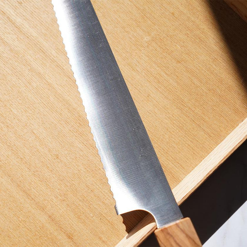 [Kitchen (Chef) มีด] มีดเหล็กโมลิบดีนัม Aomori Hiba Octagonal Olive Wood Board 240 | ใบมีดปลอม