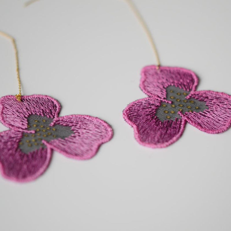 [EARRINGS] TINT PANSY DOUBLE CHERRY BLOSSOMS PINK | KYOTO YUZEN DYEING | MORPHOSPHERE