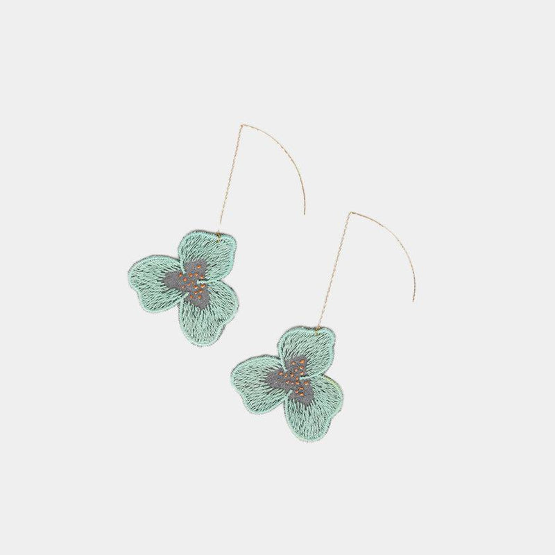 [EARRINGS] TINT PANSY DOUBLE CHERRY BLOSSOMS LIGHT BLUE | KYOTO YUZEN DYEING | MORPHOSPHERE