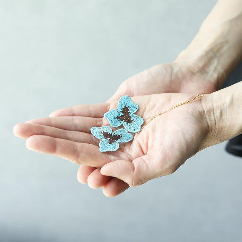 [耳環]色彩三色雙櫻花（S）淺藍色|京都Yuzen染色|形態圈