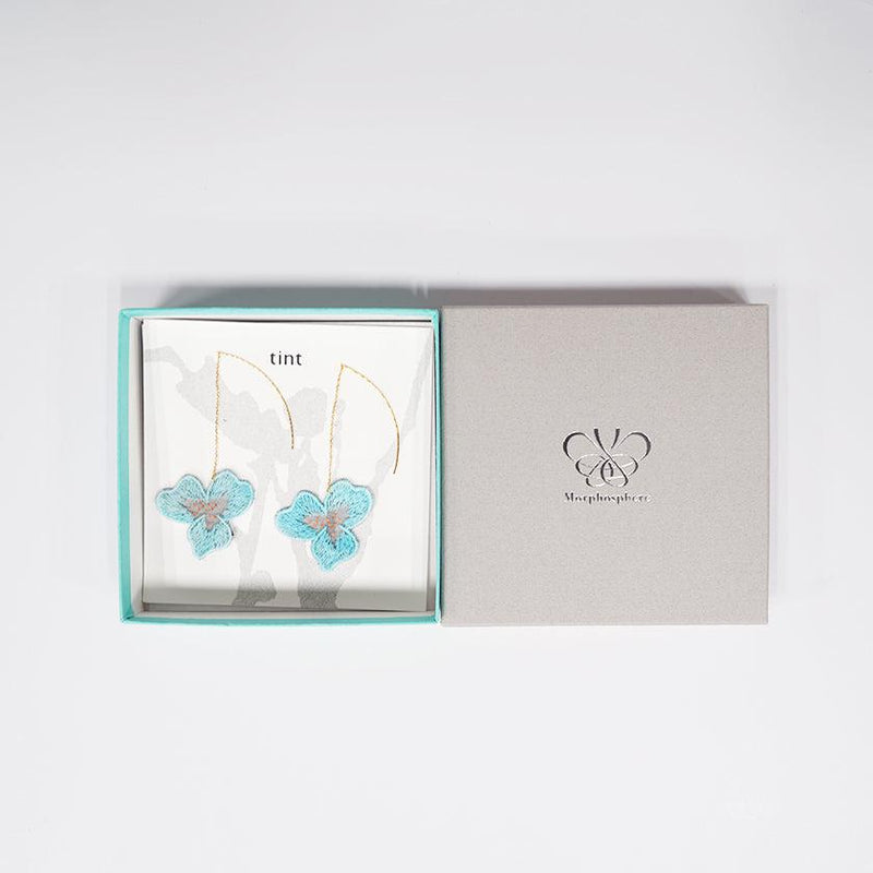 [EARRINGS] TINT PANSY DOUBLE CHERRY BLOSSOMS (S) LIGHT BLUE | KYOTO YUZEN DYEING | MORPHOSPHERE