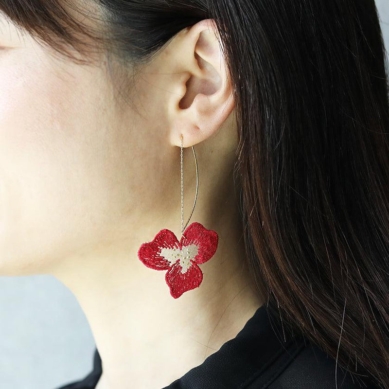 [EARRINGS] TINT PANSY DOUBLE CHERRY BLOSSOMS (S) RED | KYOTO YUZEN DYEING | MORPHOSPHERE