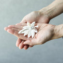 [브로치] 색조 잎 흰색 | 교토 유젠 염색 | 모포 스피어