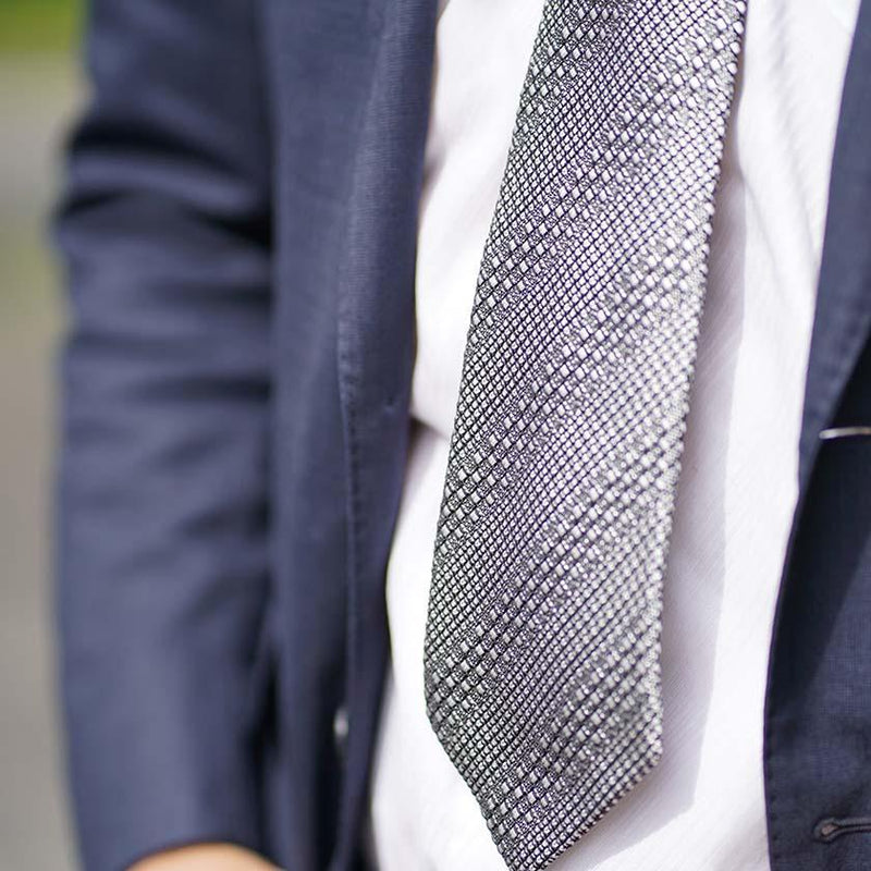 [領帶]探戈提花領帶（白色灰色）|庫斯卡|手工編織