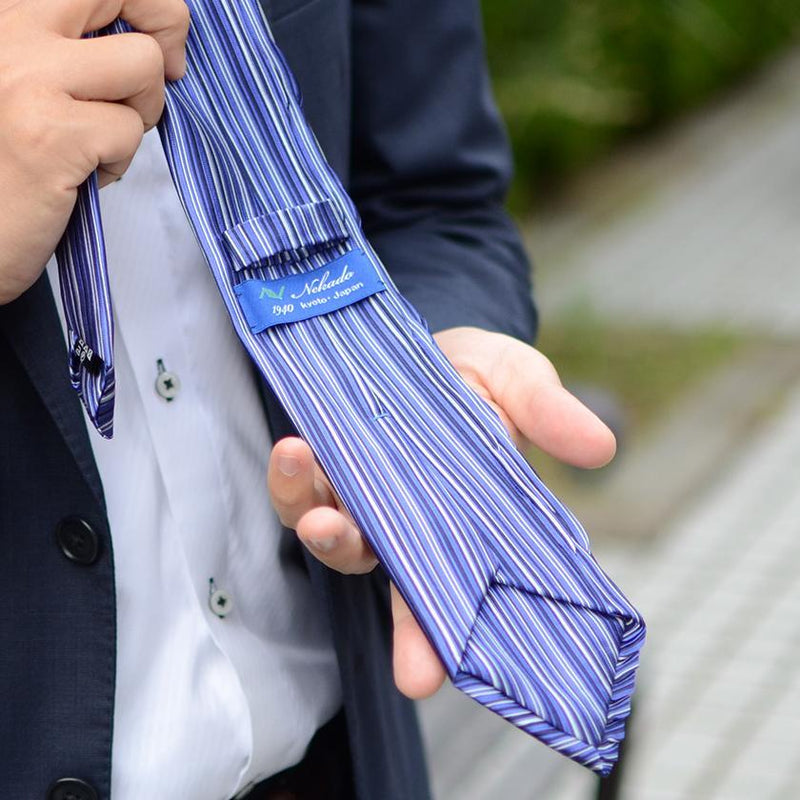 [tie tie pleats] แถบแนวตั้งสีฟ้า | Nekado | Nishijin Ori (สิ่งทอ)