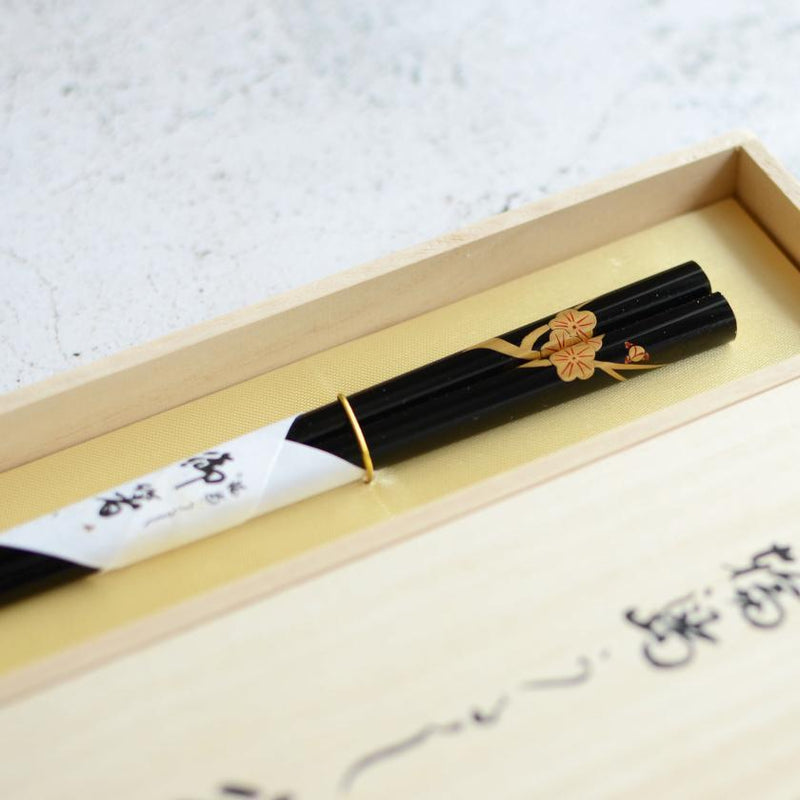 [筷子]手繪金或銀LACQUR李子黑色（1套）| Hashimoto Kousaku Sikki | Wajima漆器