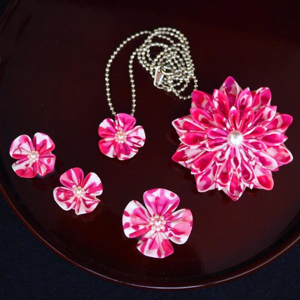 [ACCESSORY 4 PIECES] LIBERTY PRINT (ROUND BROOCHES, 4-PETAL FLOWER BROOCHES, EARRINGS, PENDANTS) | TSUMAMI KANZASHI