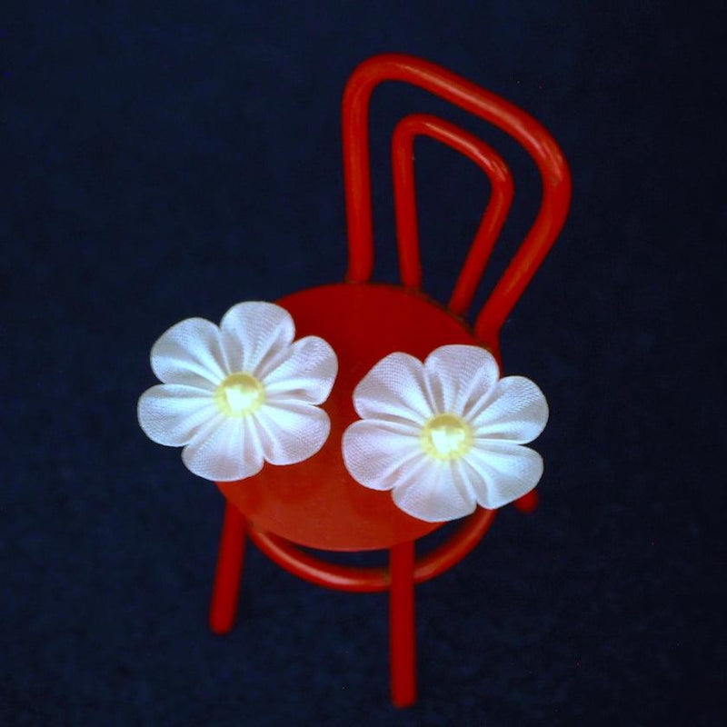 [อุปกรณ์เสริม] ผ้า Gofun ดอกไม้ (สีขาว) | Tsumami Kanzashi