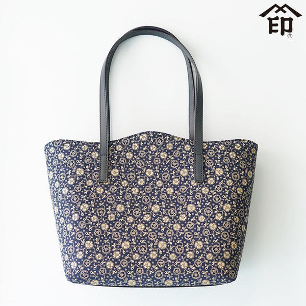 [กระเป๋า Tote] 72handbag Camellia ญี่ปุ่น (Basecoat สีน้ำเงินสีน้ำเงินพร้อมแล็กเกอร์สีขาว) | Koushu Inden (งานฝีมือ Deerskin Lacquered) | inden-ya