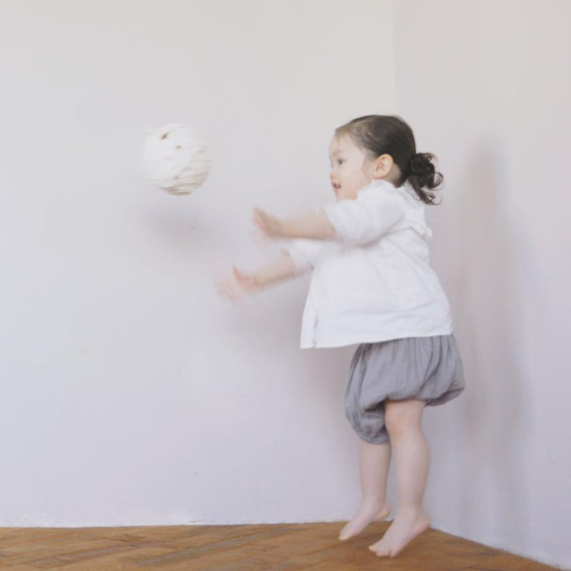 [ของเล่น] บอล Washi ทำด้วยมือจาก Ehime | กระดาษ washi | อากาศ