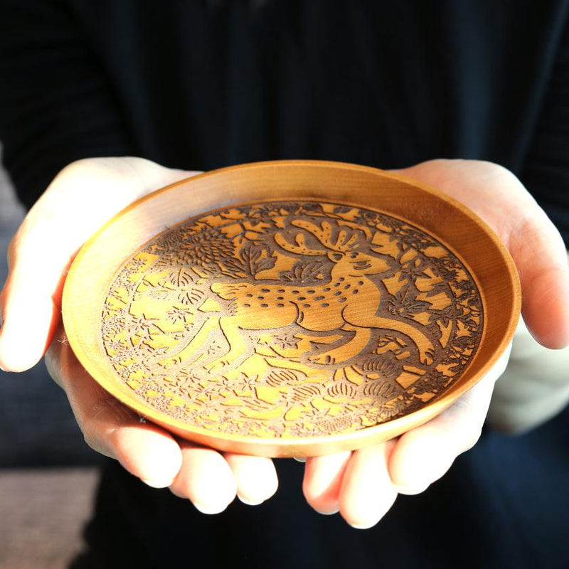 [작은 접시] 사슴과 단풍 | 인쇄 및 Kyo-Yuzen 조각 | 산사이 스튜디오