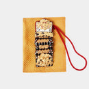 The pattern on the inner bag may vary depending on the product.