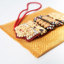 The pattern on the inner bag may vary depending on the product.