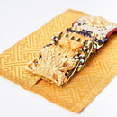 The pattern on the inner bag may vary depending on the product.