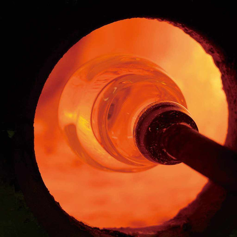[SAKE CUP] DOUBLE-COVERED MINI OCHOKO (GOLD RED-LAPIS LAZULI) IN A PAULOWNIA BOX | SATUMA VIDRO | SATSUMA CUT GLASS