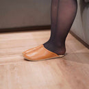 [SLIPPERS] GENUINE LEATHER (CAMEL) | LEATHER PROCESSING